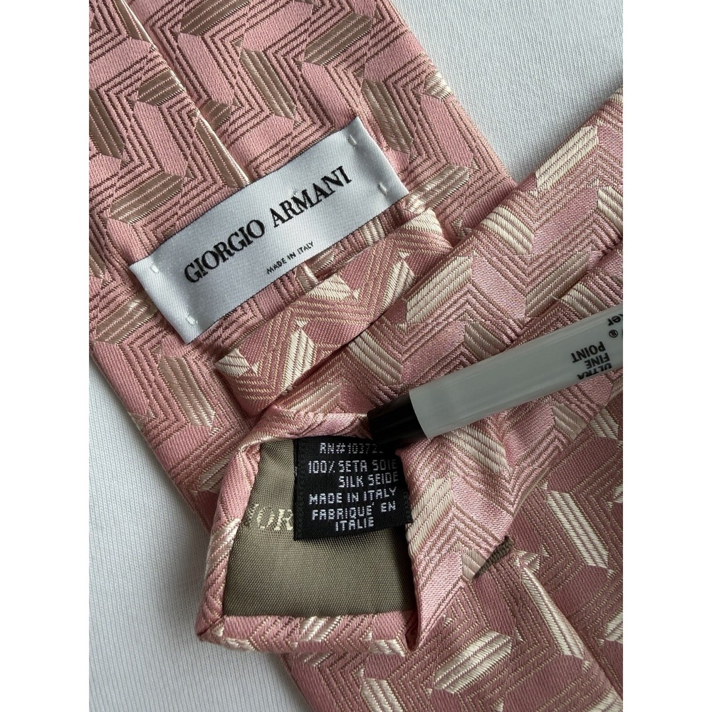Giorgio Armani	Pink Zig Zag Woven Jacquard	100% Silk Tie Necktie Italy 58 x 3.75